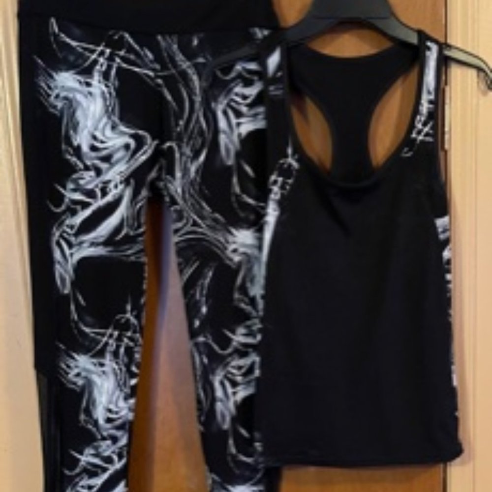 ***SOLD***NWOT, Yilaikeni Workout Gear - Picture 5 of 7